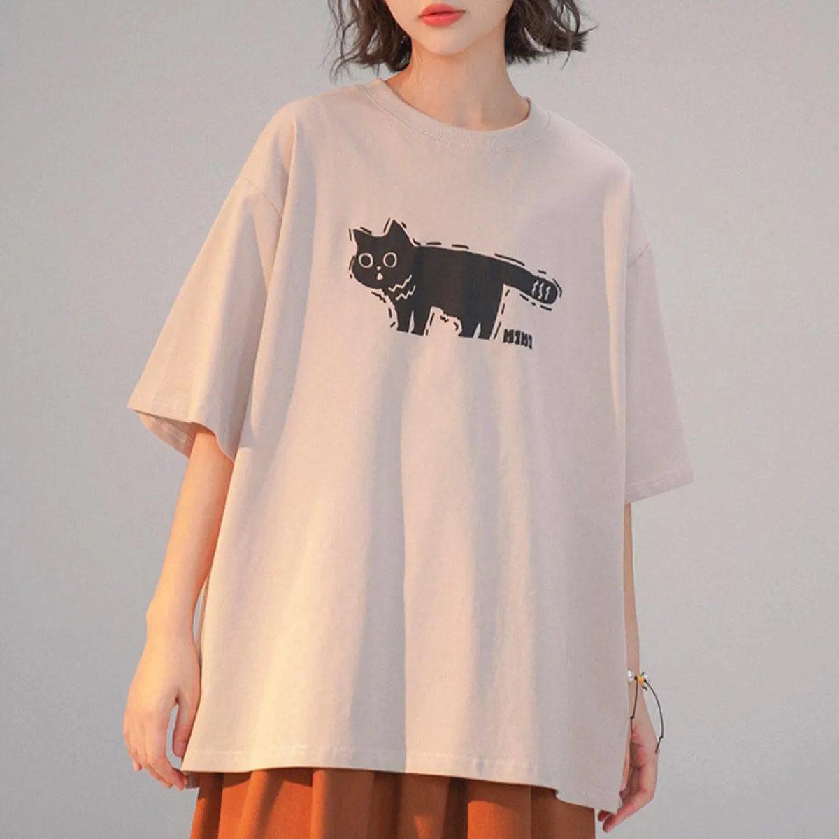 Dark Shaky Cat Aesthetic T-Shirt