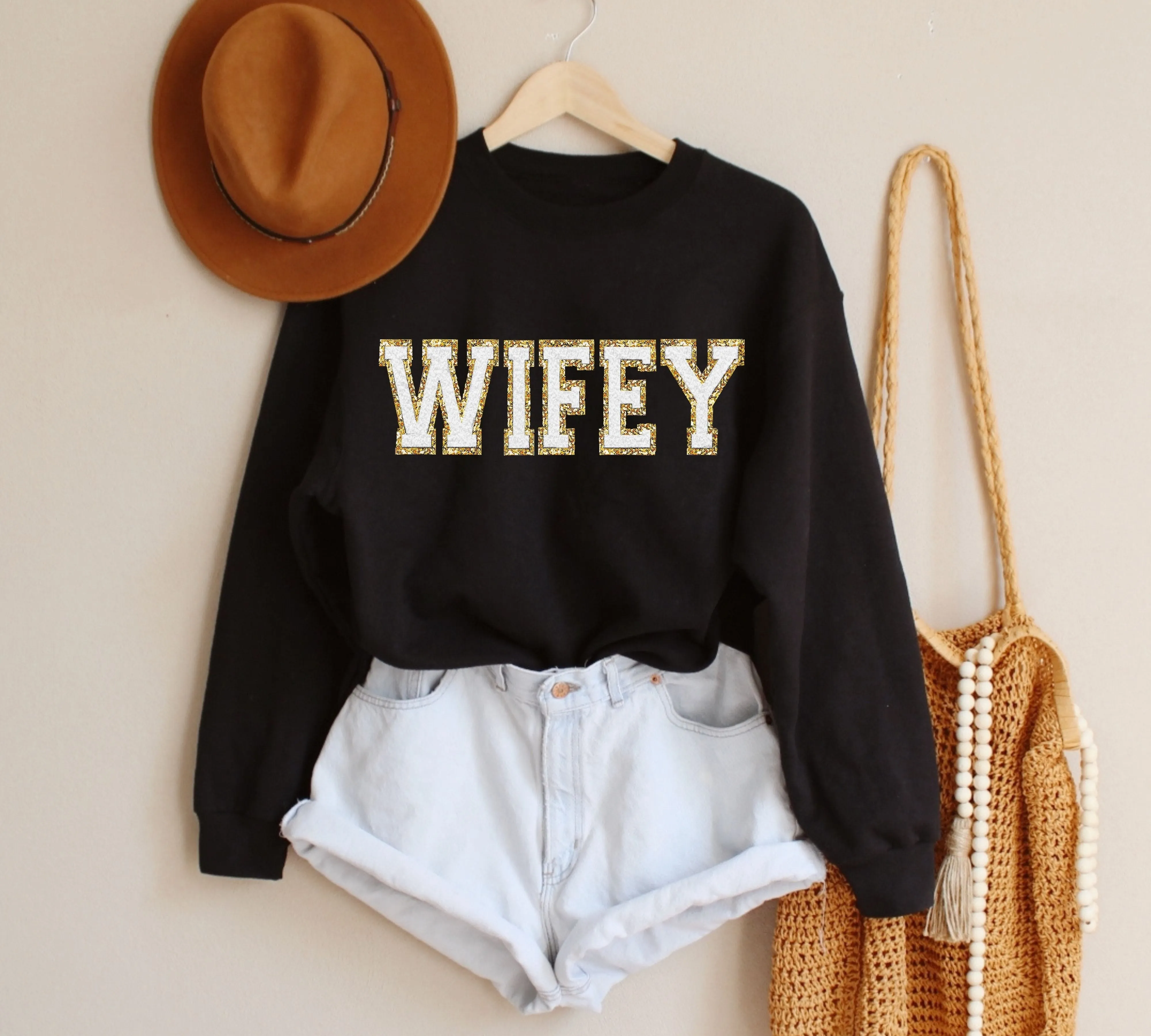WIFEY Letter Patch Sweatshirt - Black